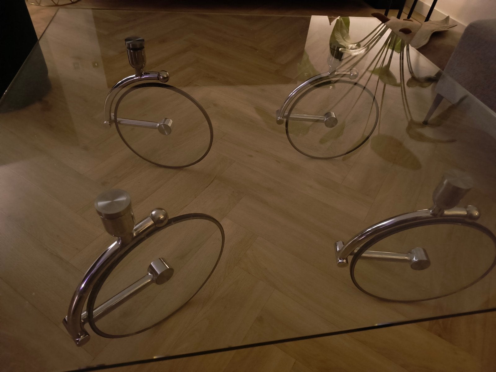 Glazen salontafel met unieke wielen als poten, Ophalen, Minder dan 45 cm, Gebruikt, Vierkant