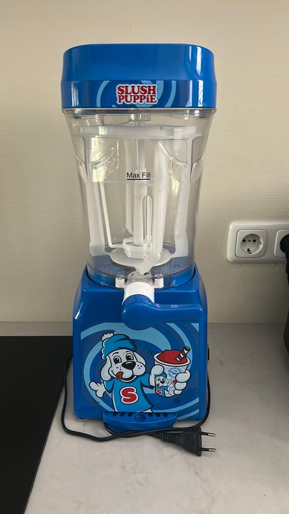 Slush Puppie Slushiemaker - Maak je eigen Slush Puppy!, Witgoed en Apparatuur, Ophalen of Verzenden, Zo goed als nieuw, Blender