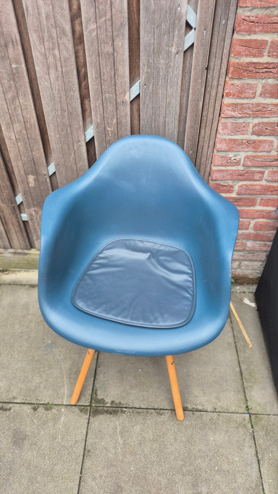 2 blauwe kuip stoelen met kussentje, Huis en Inrichting, Stoelen, Ophalen, Blauw, Twee