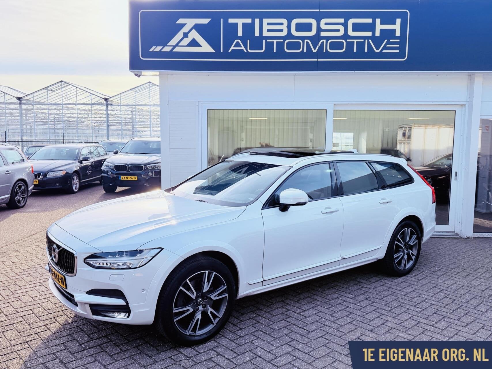 Volvo V90 Cross Country 2.0 T5 AWD PRO PANORAMA 360 gr CAM, Auto's, Volvo, 1969 cc, Wit, 2400 kg, 102 €/maand