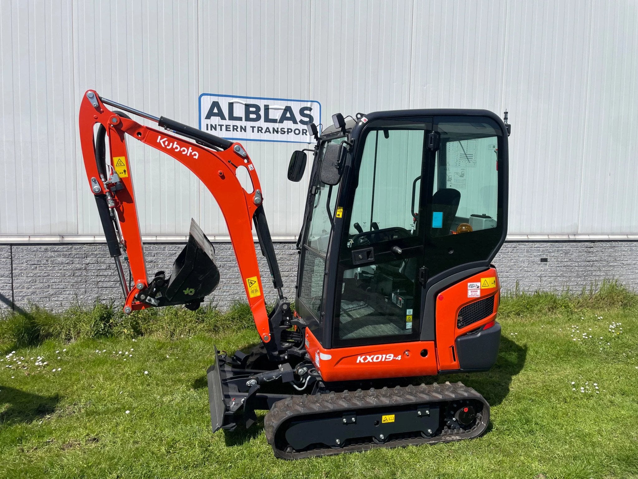 Kubota Kx019-4 graafmachine NIEUW !, Zakelijke goederen, Machines en Bouw | Kranen en Graafmachines, Kubota, Info@kubota.com, AS