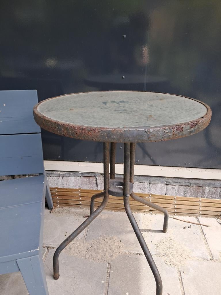 Vintage tuintafel met glazen blad, Tuin en Terras, Tuintafels, Ophalen, Gebruikt, Rond, Metaal