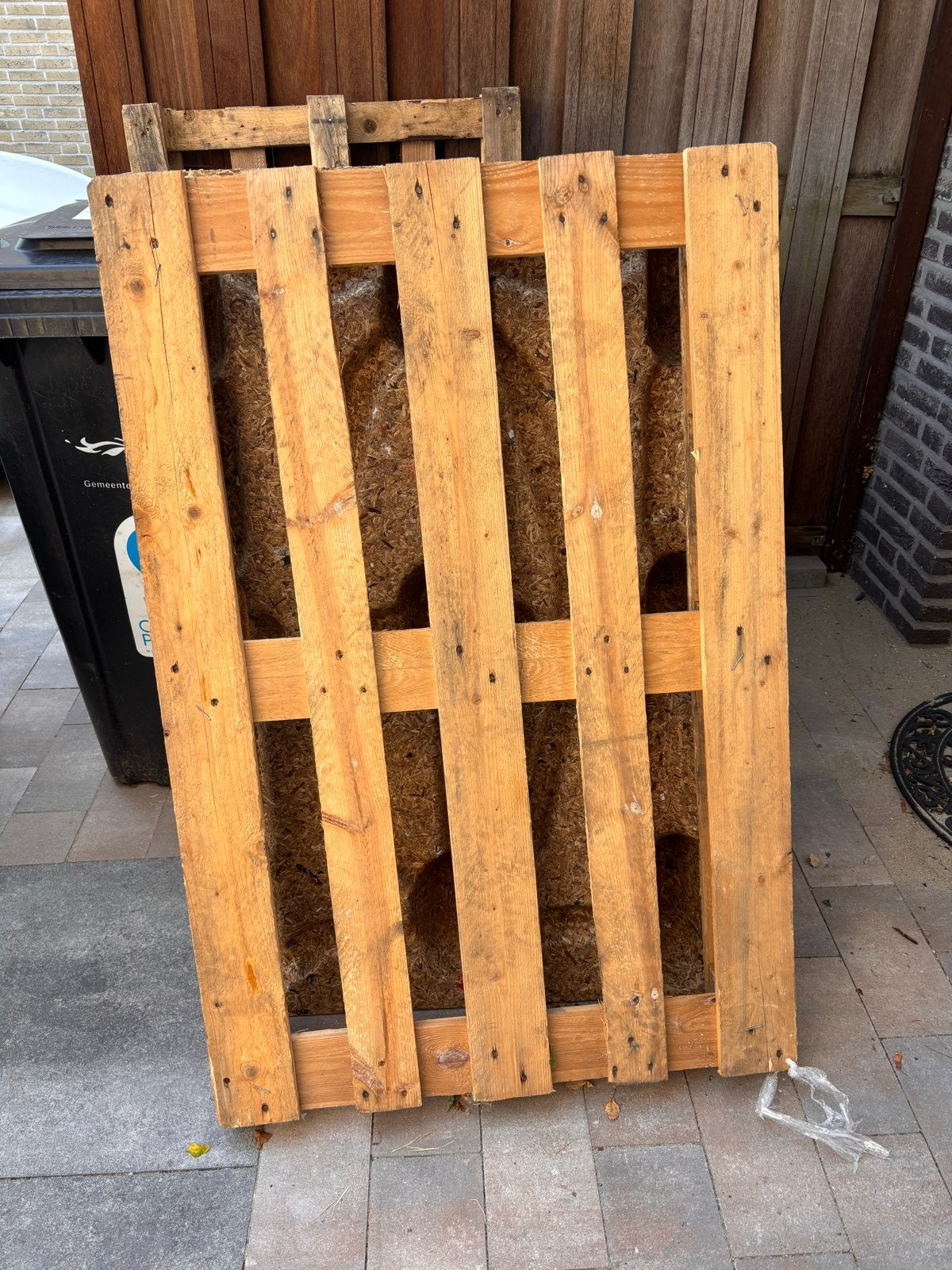 3 gebruikte houten pallets pallet 1 ervan geperst hout, Doe-het-zelf en Verbouw, Hout en Planken, Ophalen