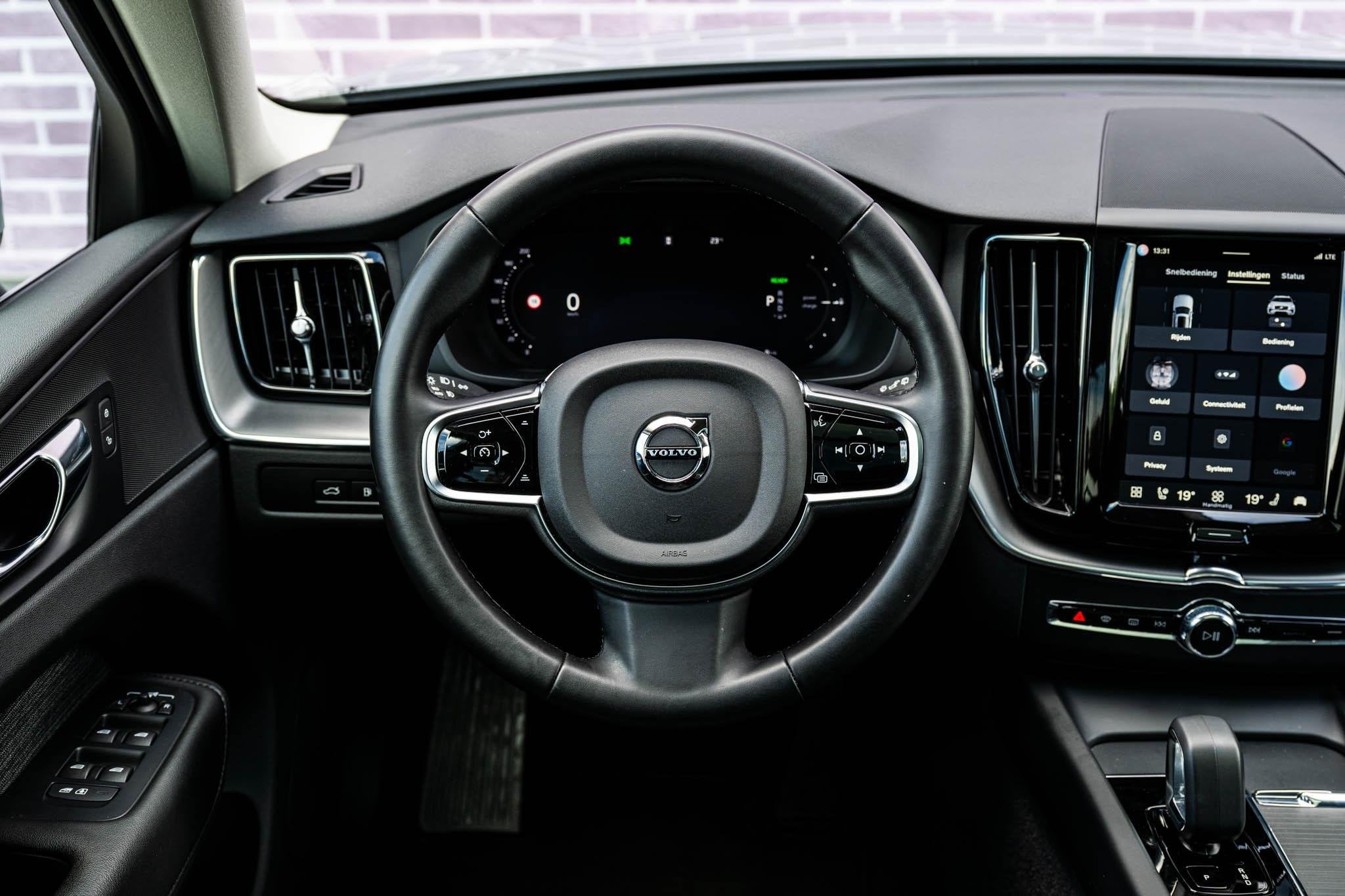 Volvo XC60 2.0 T6 Plug-in hybrid AWD Essential Edition Brigh, 12 maanden, Gebruikt, Euro 6, 4 cilinders