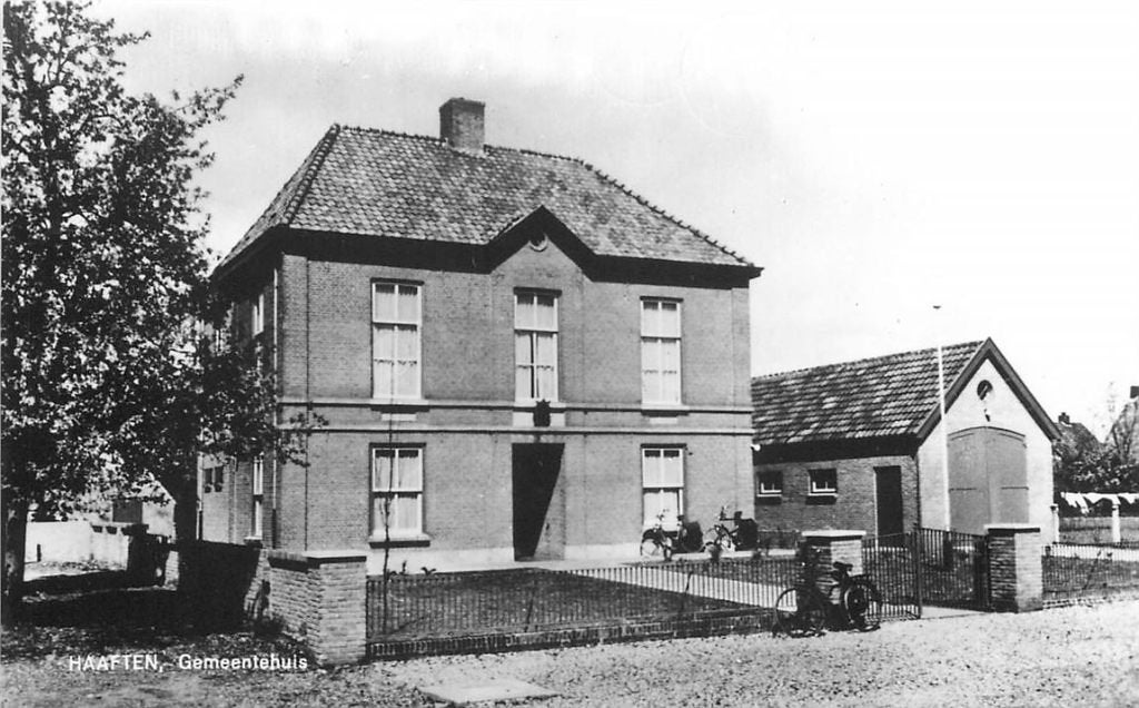 378-376-033 Haaften Gemeentehuis, Verzamelen, Verzenden, Voor 1920, Gelderland