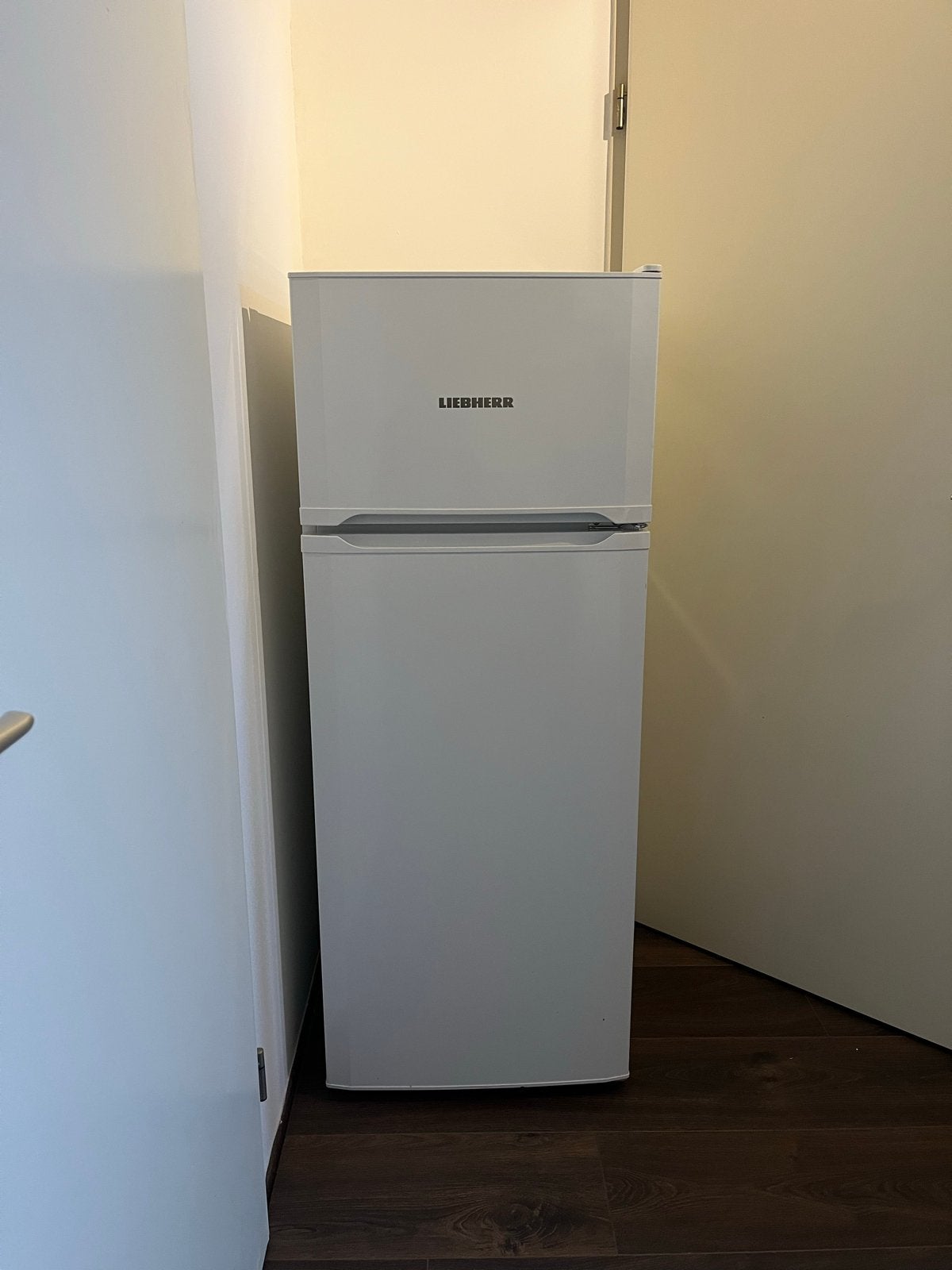 Liebherr koelkast met vriesvak - Wit, Witgoed en Apparatuur, Koelkasten en IJskasten, Ophalen, Gebruikt, 120 tot 140 cm, 100 tot 150 liter