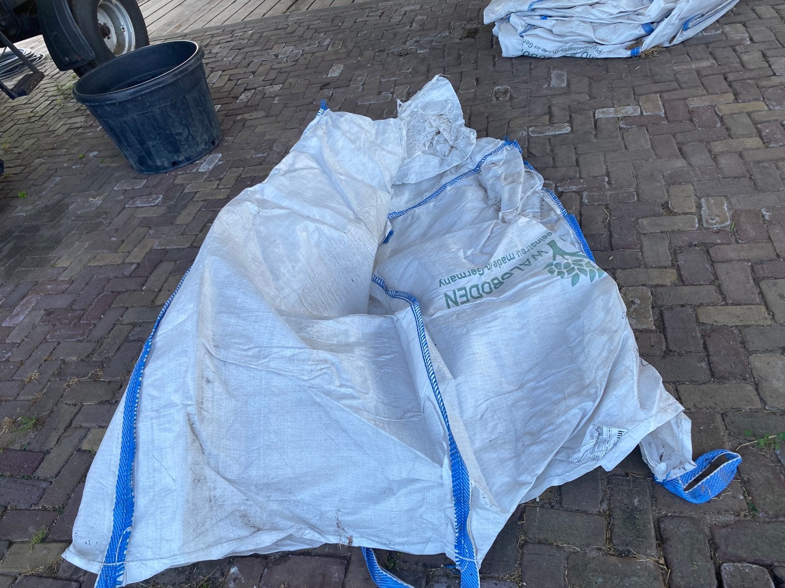 8 stuks Big bags 2kuub met onder sluiting gebruikt, Doe-het-zelf en Verbouw, Kratten en Dozen, Ophalen, Gebruikt, 60 cm of meer