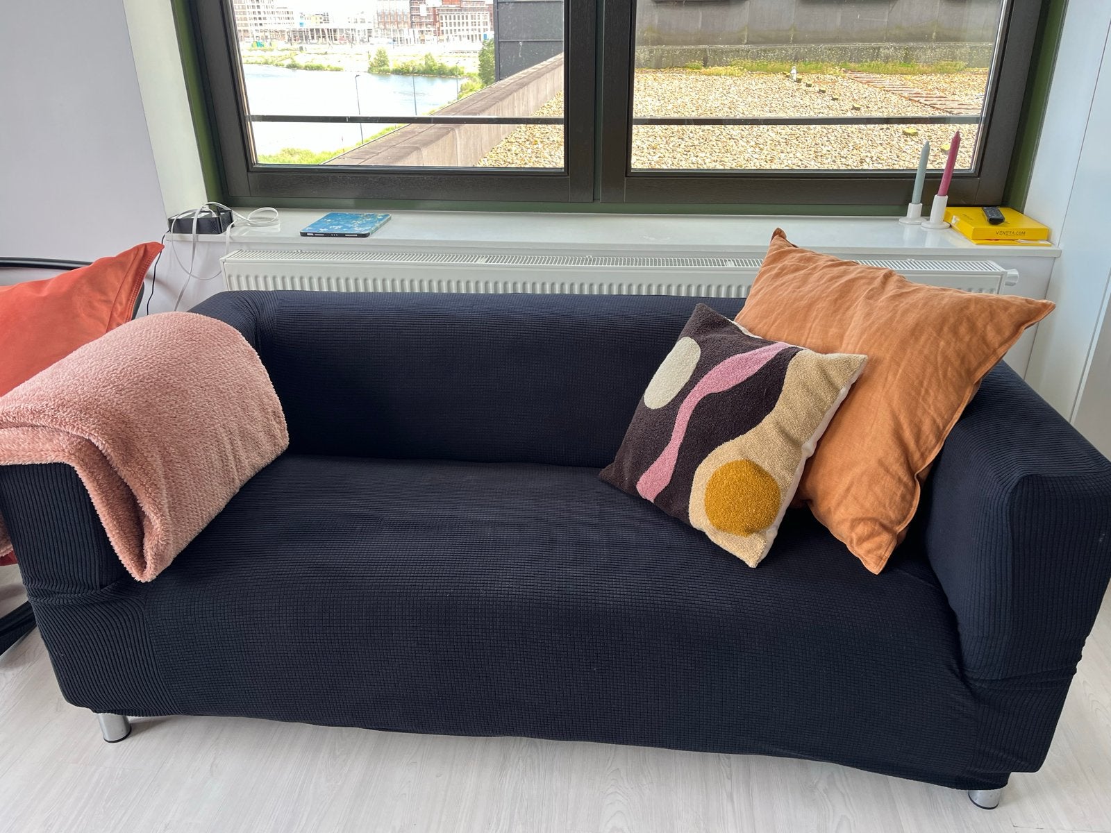 IKEA Klippan 2-zitsbank met zwarte gepersonaliseerde hoes, Ophalen, Gebruikt, 150 tot 200 cm, Tweepersoons