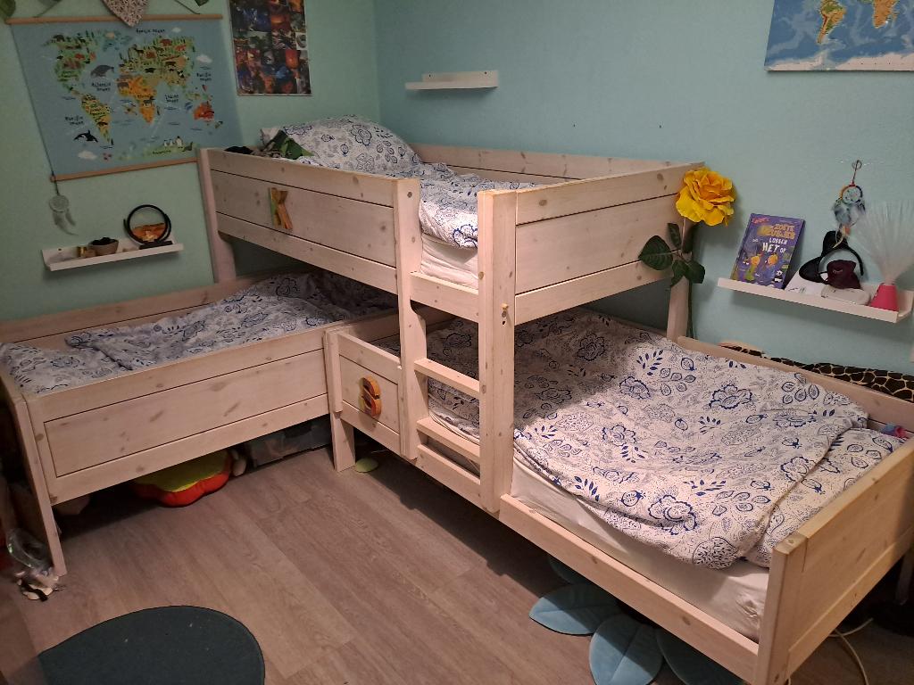 3 persoons stapelbed, Ophalen, Zo goed als nieuw, Stapelbed