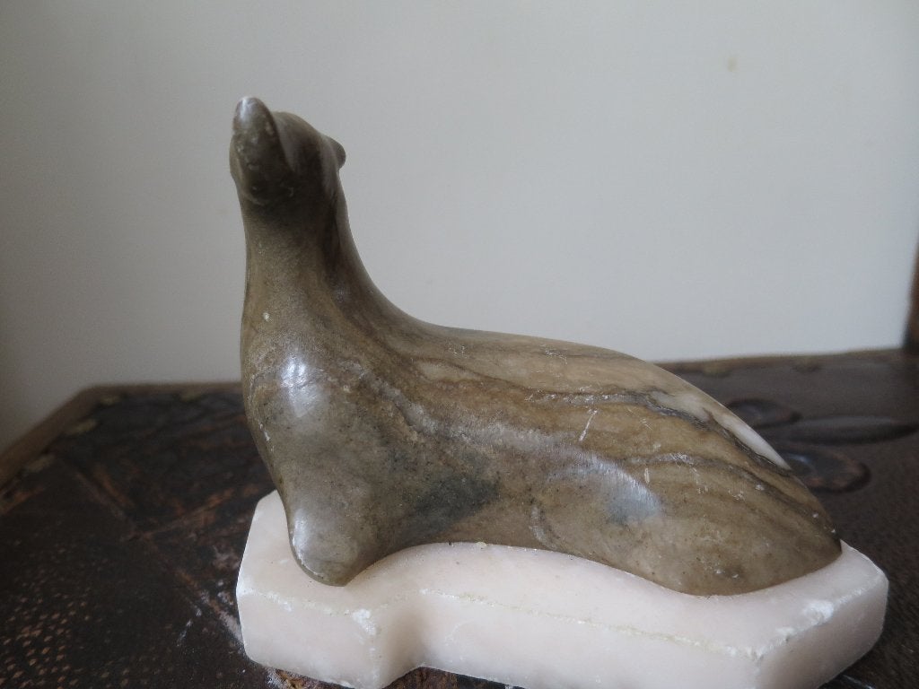 MOOI HANDGEMAAKT BEELDJE UIT NATUURLIJK STEEN 13/10 CM, Antiek en Kunst, Ophalen of Verzenden