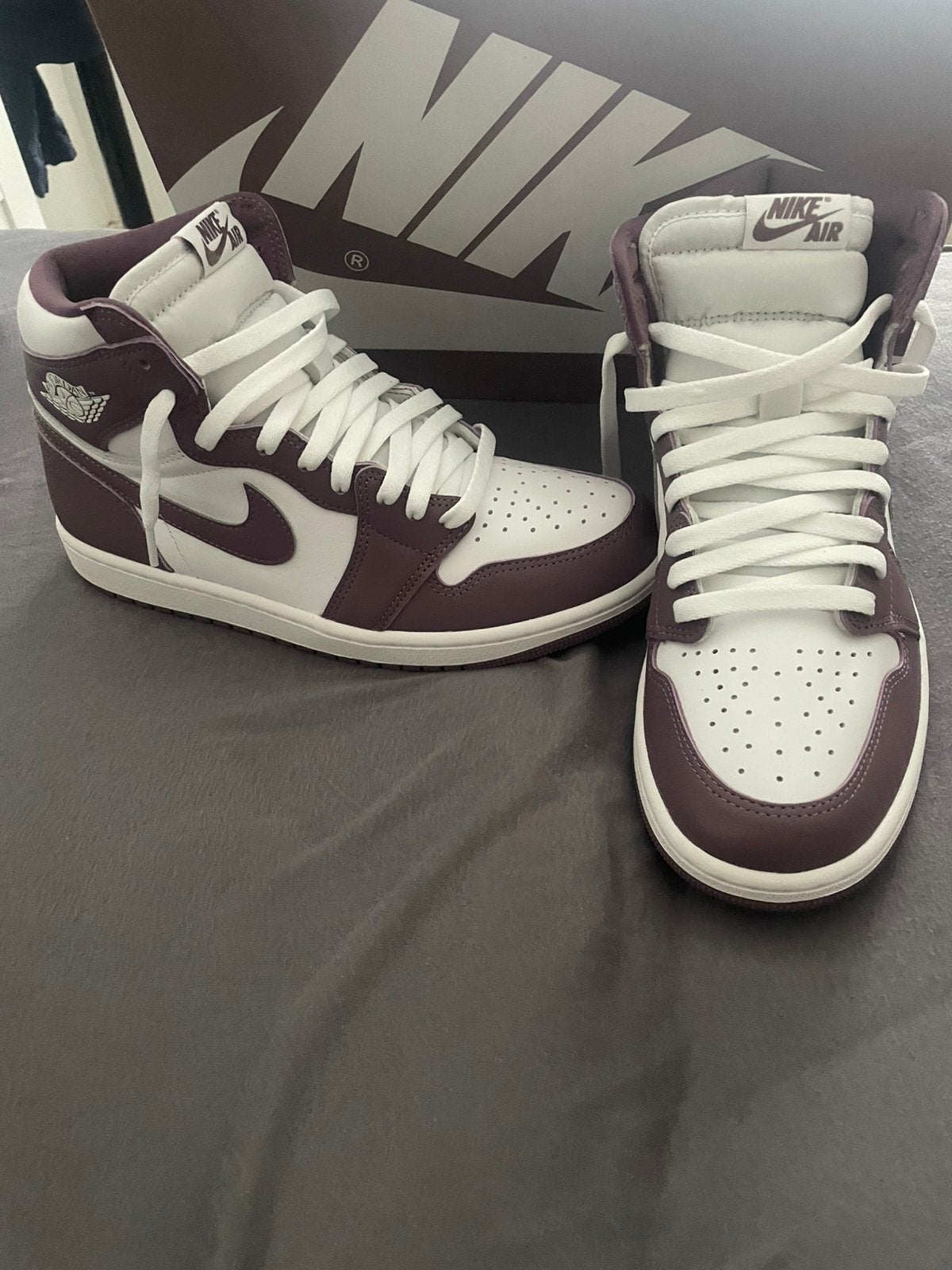Nike jordan 1 mauve 42.5 nieuw!, Ophalen, Nieuw, Sneakers of Gympen