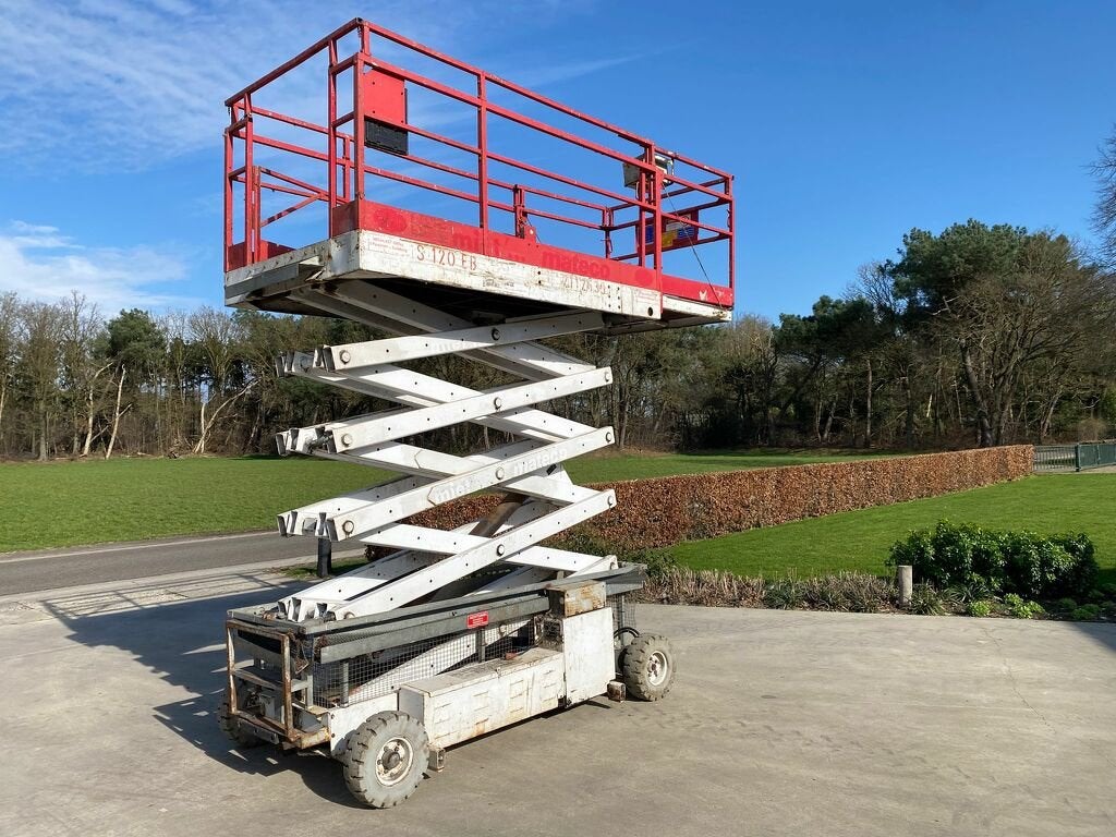 Genie 12 meter schaarhoogwerker accus 2020, Zakelijke goederen, Terex Glob, Info@genielift.com, Südstraße 105
44625  Herne, DE