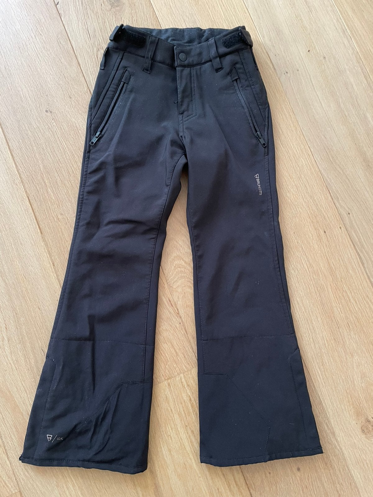 Skibroek Brunotti maat 128, meisje, kleur zwart, Overige merken, Ophalen of Verzenden, Zo goed als nieuw, Kleding