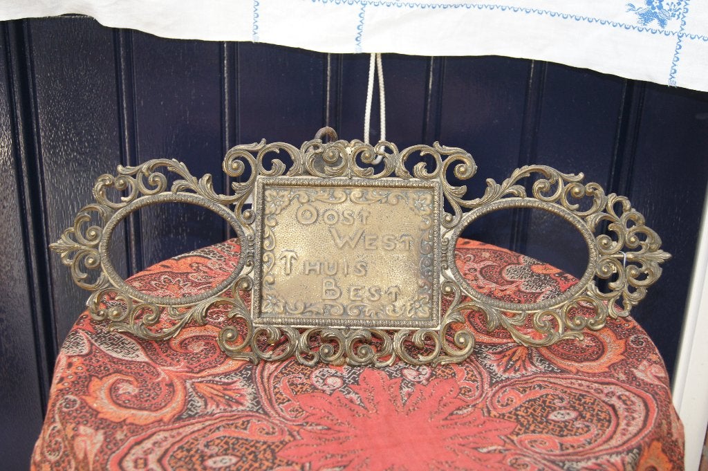 Antieke Messing Plaquette 'Oost West Thuis Best', Antiek en Kunst, Ophalen of Verzenden