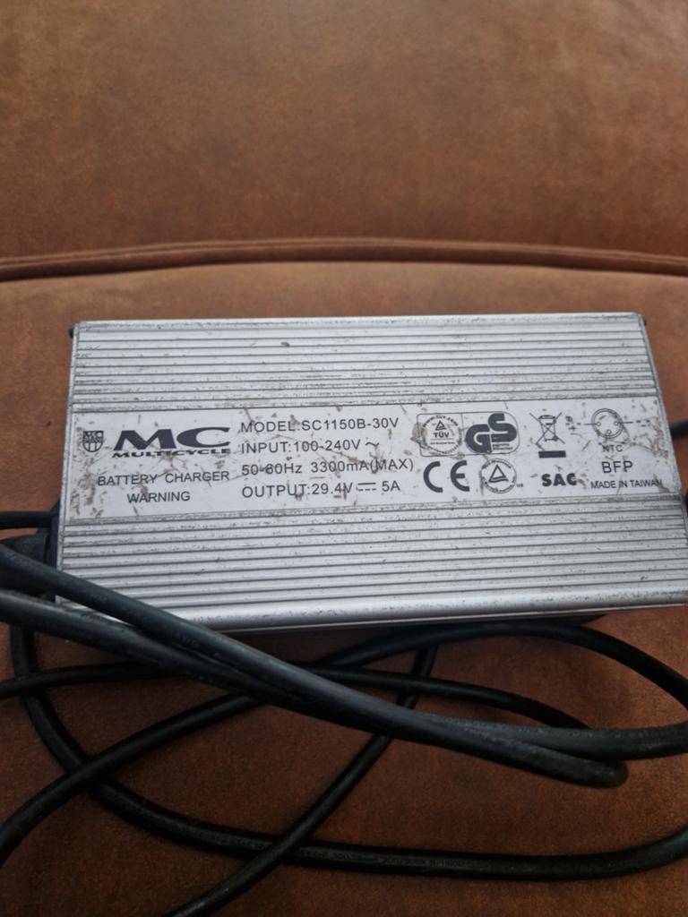 Oplader multycycle 3 pins, Ophalen of Verzenden