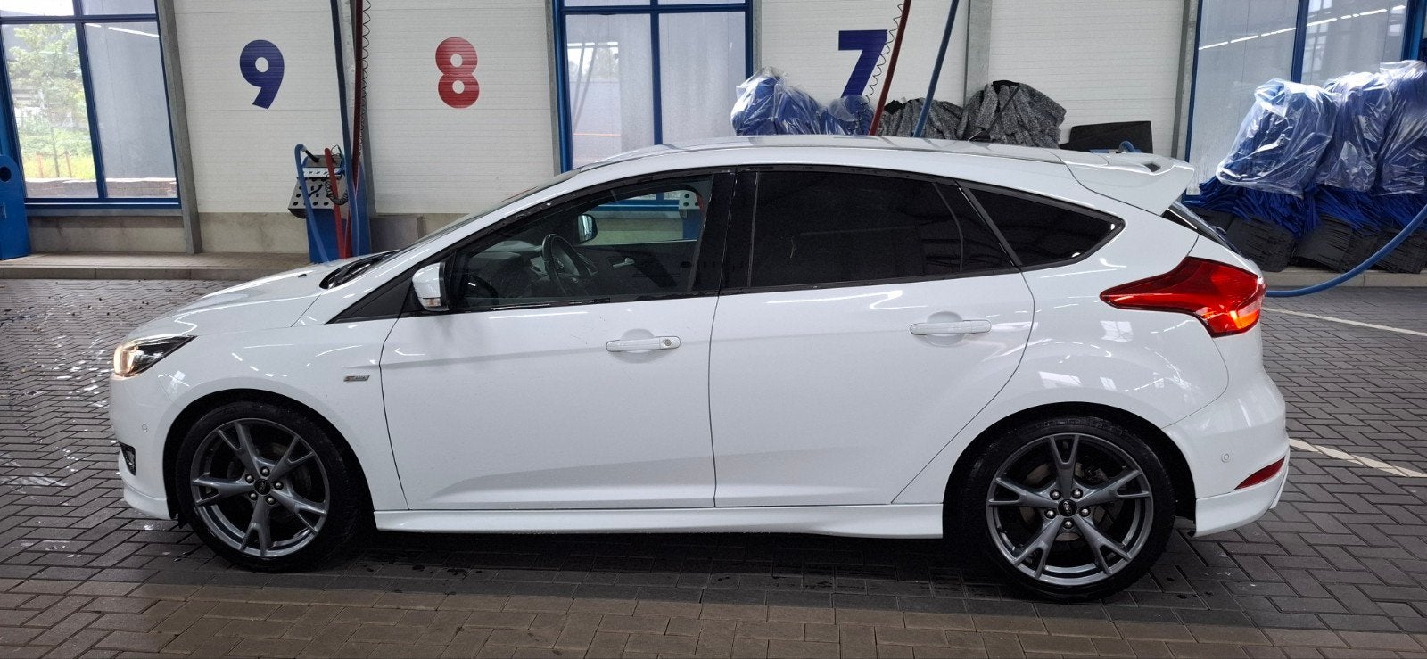 Ford Focus 1.0 Ecoboost 92KW 5D 2018 Wit, Verwarmde buitenspiegels, Wit, Origineel Nederlands, 1200 kg