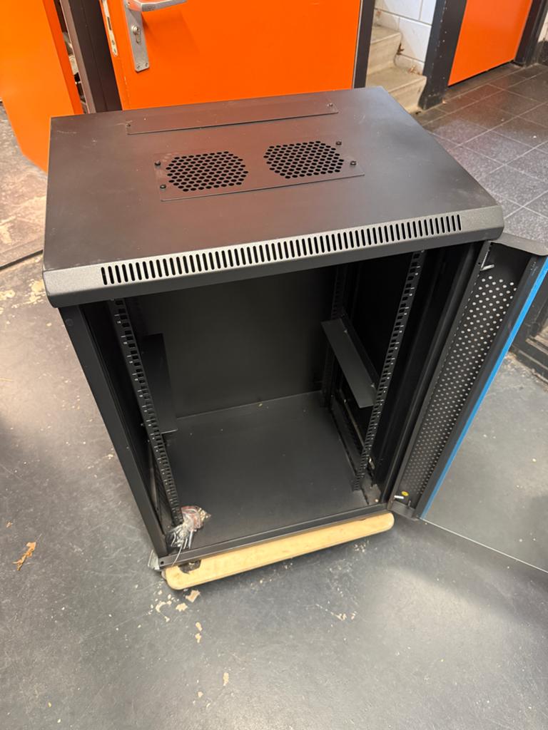 Alfaco 18U Serverkast 600x450x900mm - Nieuw!, Ophalen, Zo goed als nieuw, Glas, Plaatstaal