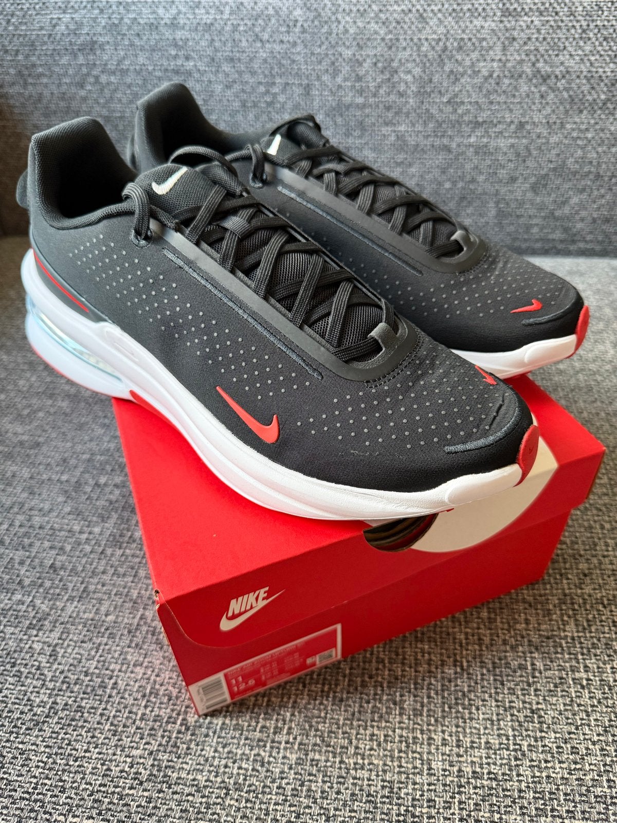 Nike Air Zoom Uptempo SC - Maat 45 - Nieuw in doos, Zwart, Nieuw, Ophalen of Verzenden, Sneakers of Gympen