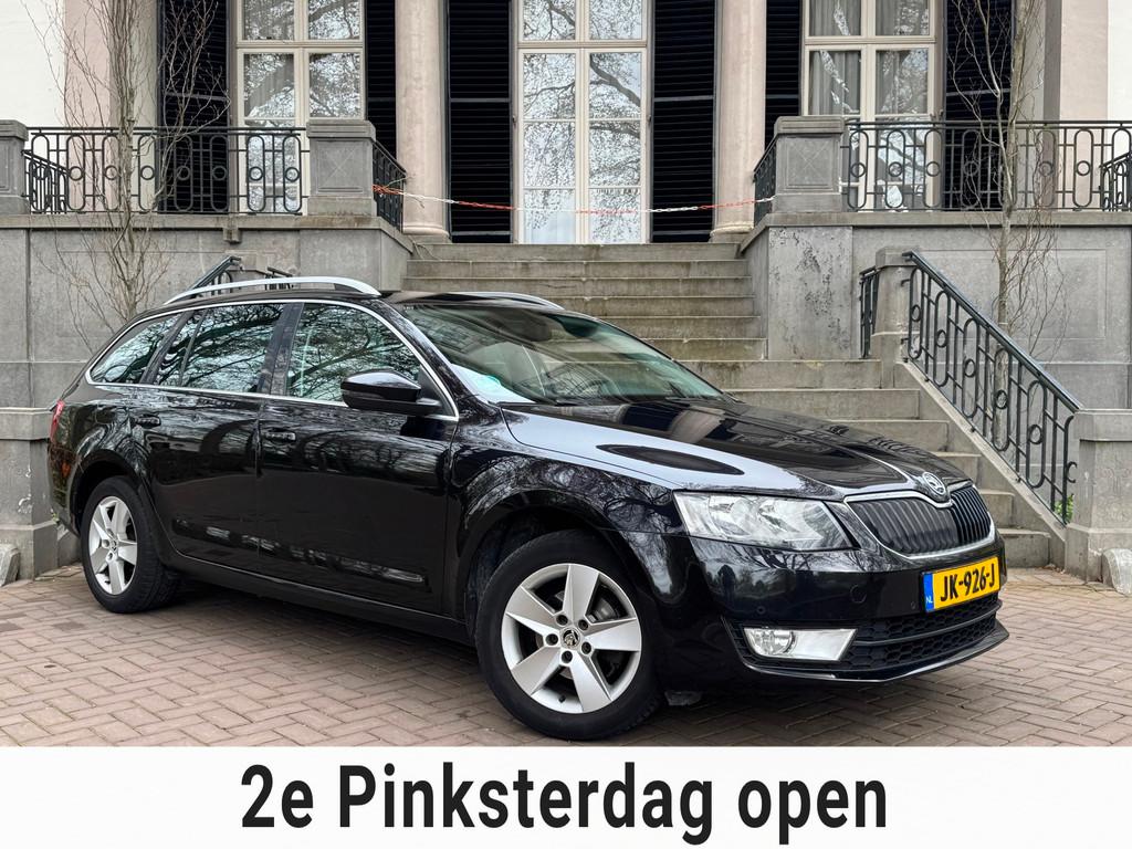 Skoda Octavia Combi 1.6 TDI Navi Leder Climate Cruise Ctr St, Auto's, Skoda, Gebruikt, 4 cilinders, Zwart, Leder