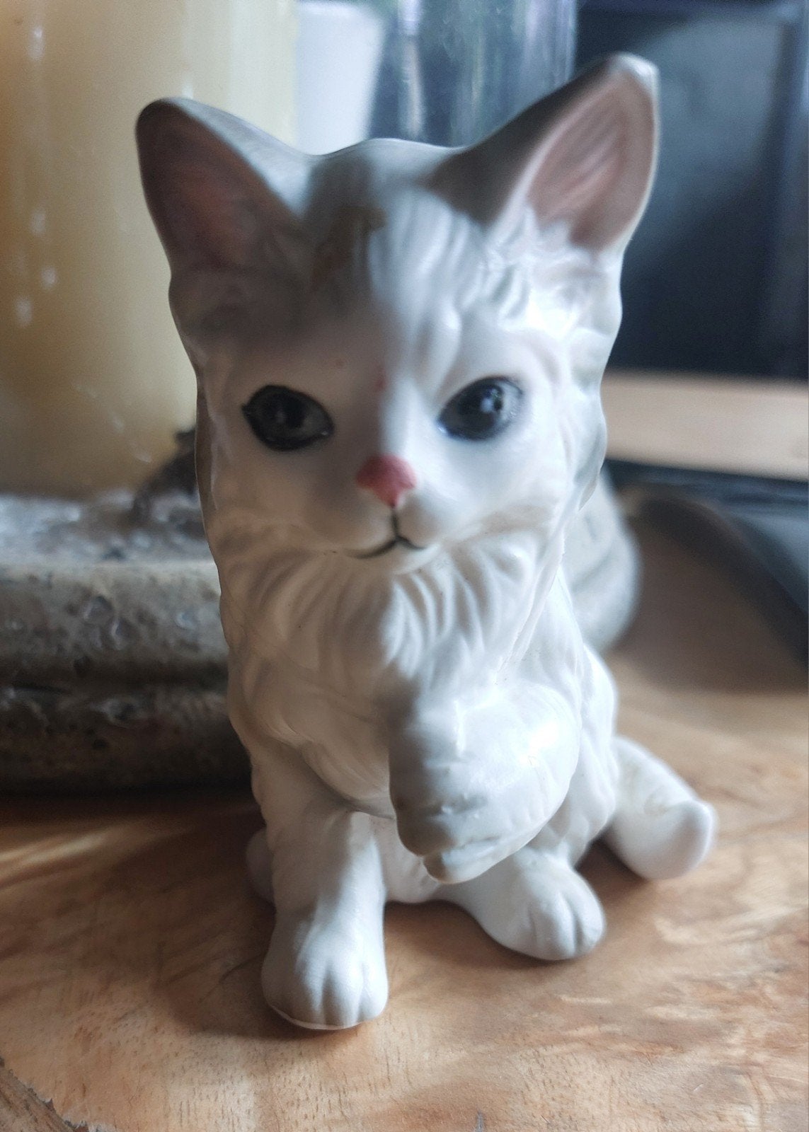 Kattenbeeldje van porselein, Ophalen of Verzenden, Zo goed als nieuw, Hond of Kat, Beeldje of Figuurtje