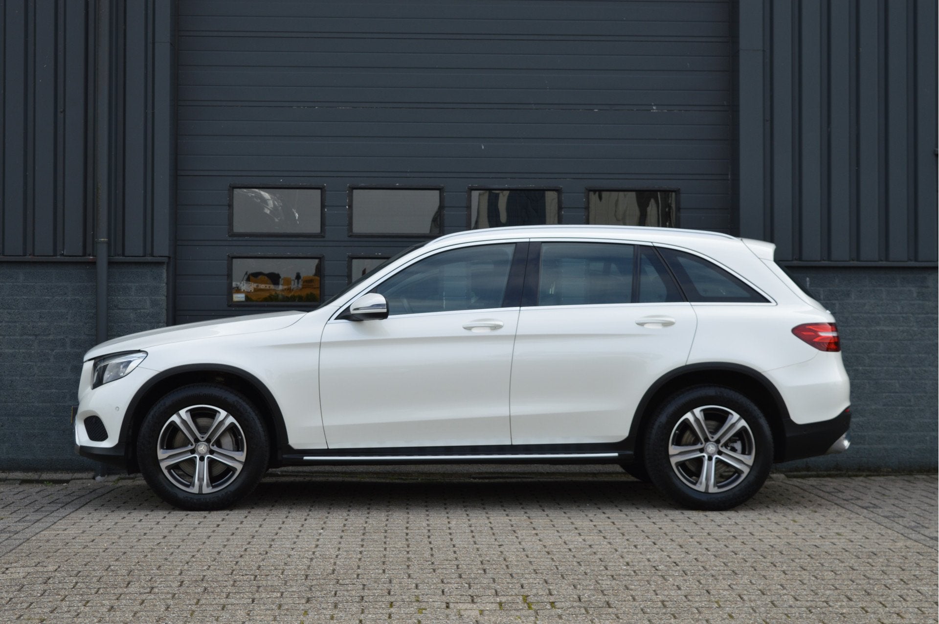 Mercedes-Benz GLC 250 4MATIC Prestige | PANO | LUCHTVERING |, Auto's, Automaat, Dealer onderhouden, 15 km/l, Gebruikt