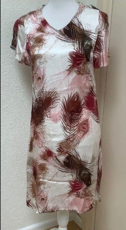 Buitenkans! Splinternieuwe Signature jurk maat M, Kleding | Dames, Jurken, Ophalen of Verzenden, Nieuw, Roze, Onder de knie
