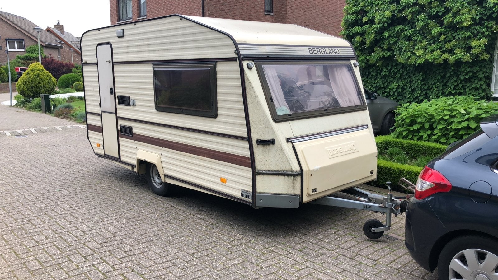 BERGLAND caravan - Opknapper met luifel, moet snel weg!, Overige merken, Rondzit, Omvormbare zithoek, Tot en met 3