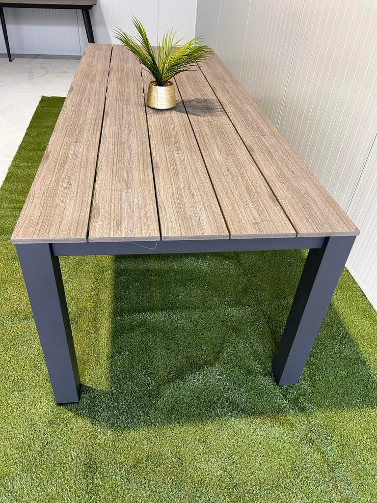 Lifestyle Valley dining tuintafel 240x92 cm - Nieuw