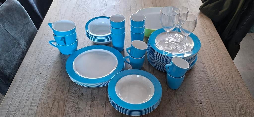Uitgebreid servies turquoise/wit - 6 personen, Ophalen of Verzenden, Zo goed als nieuw