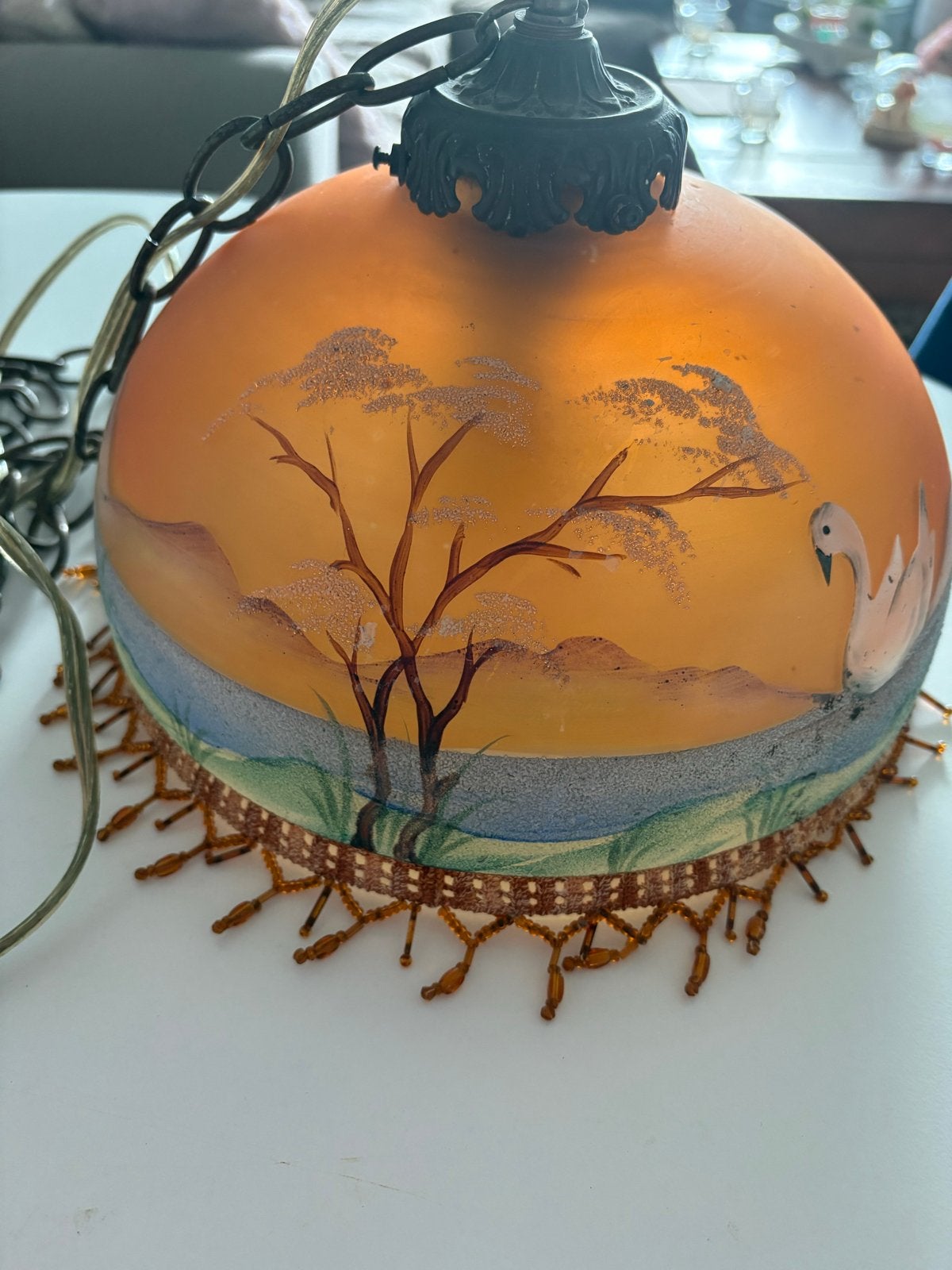 Antieke handgeschilderde glazen hanglamp met kralenrand, Ophalen of Verzenden