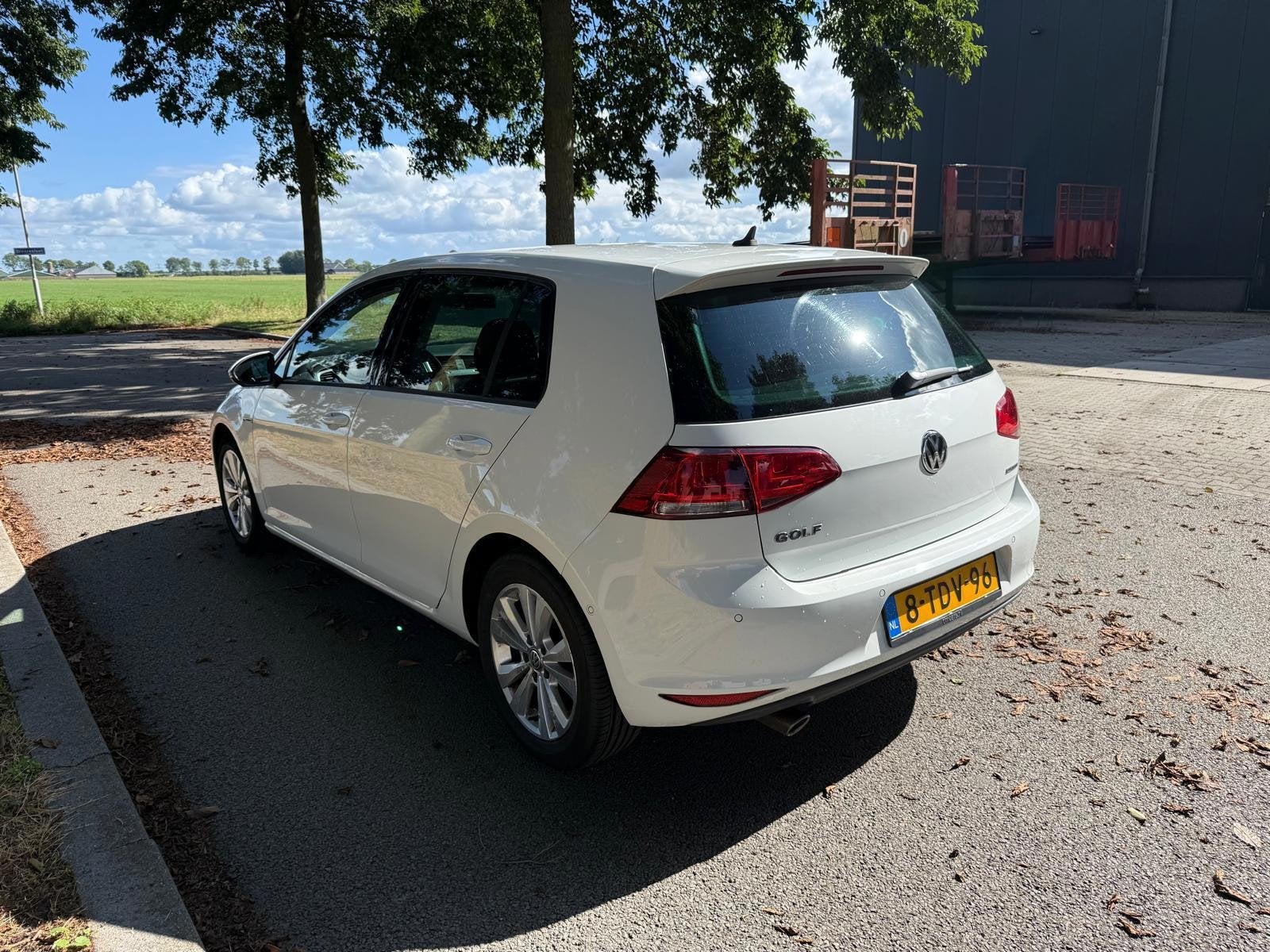 Volkswagen Golf 1.6 TDI Highline BlueMotion apk nap, Auto's, Voorwielaandrijving, Gebruikt, 4 cilinders, Alcantara