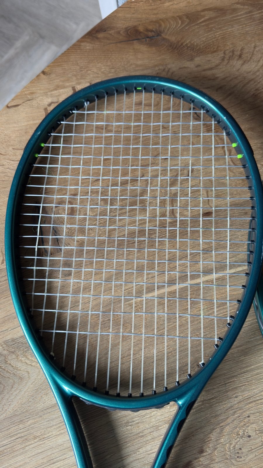 Foto 9 van 2x Wilson Blade Pro V9 Tennisrackets - Zo goed als nieuw