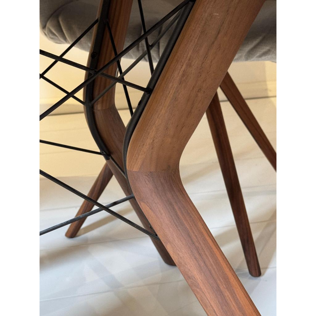 Ronde Eettafel Eclipse Mobitec Luxe Walnoot Uitvoering, Huis en Inrichting, Tafels | Eettafels, Rond, Zo goed als nieuw, Vijf personen of meer