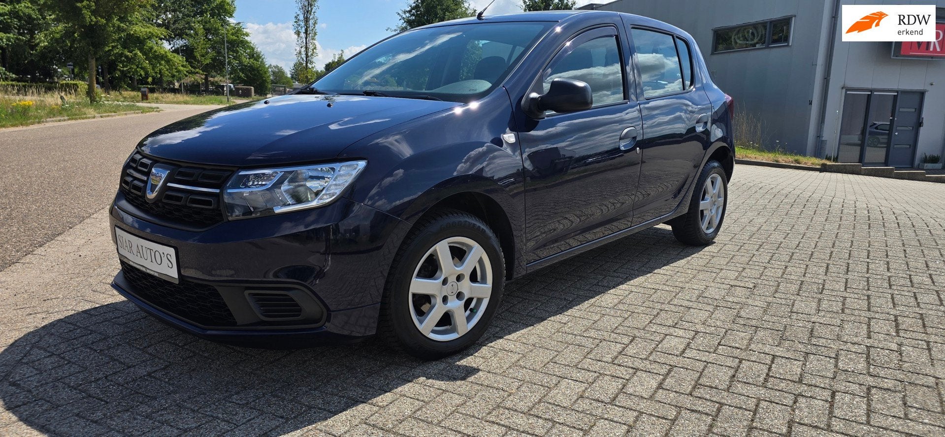 Dacia Sandero 2jaar A.P.K,LED dagrijverlichting, electrische, Auto's, Dacia, Voorwielaandrijving, Bedrijf, Handgeschakeld, 19 km/l