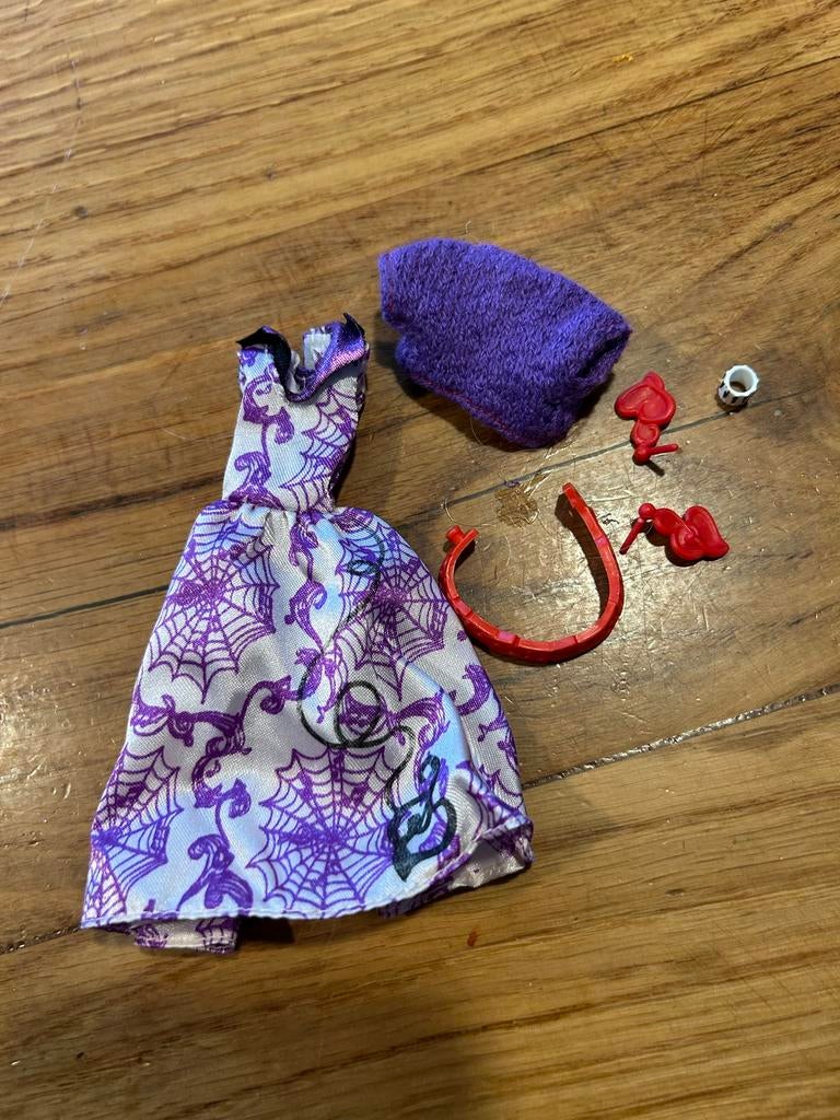 Monster High setje: jurk, muts en accessoires, Ophalen of Verzenden, Gebruikt, Meisje