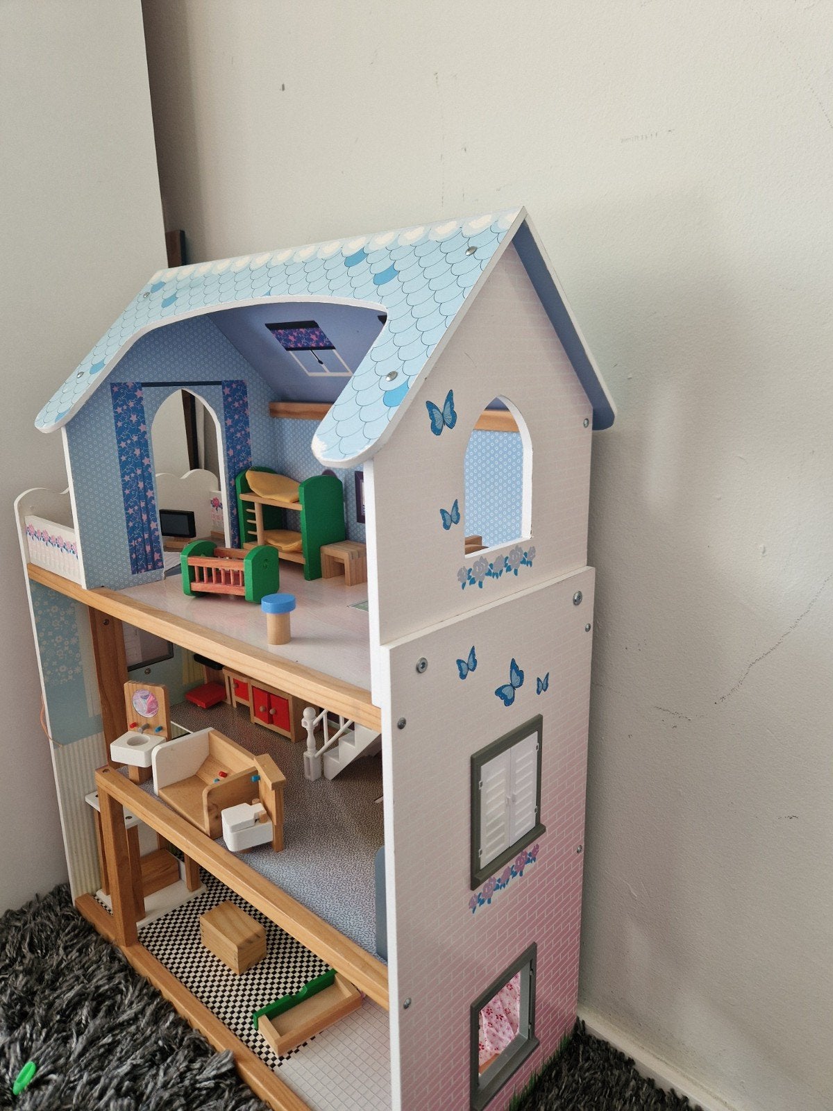 Groot houten poppenhuis met meubels, Ophalen of Verzenden