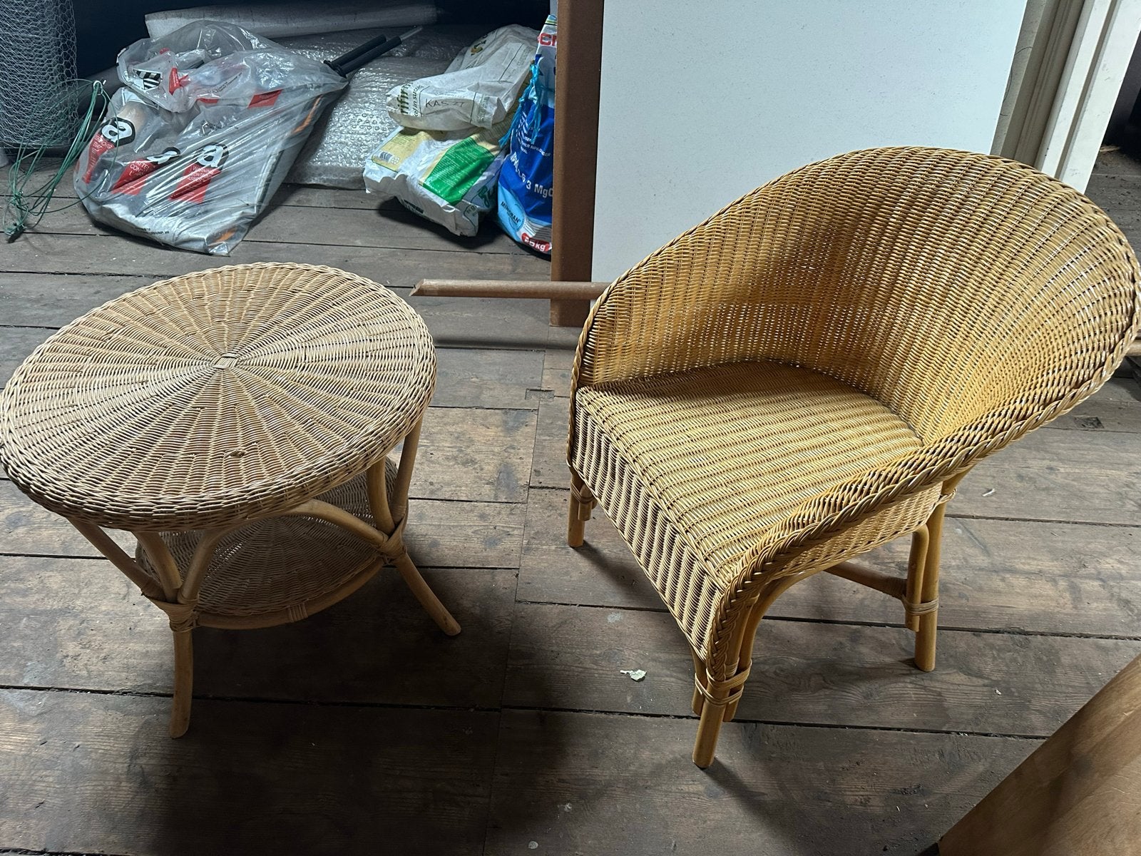 Rotanstoel met bijzettafel, Ophalen, Gebruikt, Bruin, Riet of Rotan