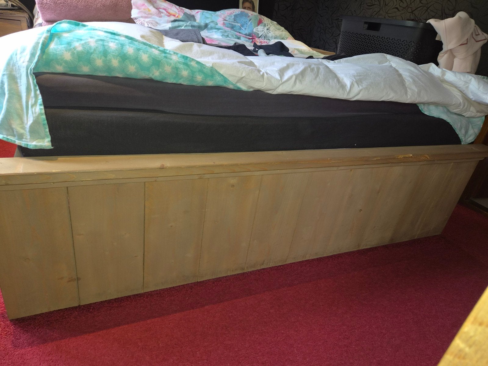 Foto 2 van steigerhout 2 pers bed inclusief comodekast