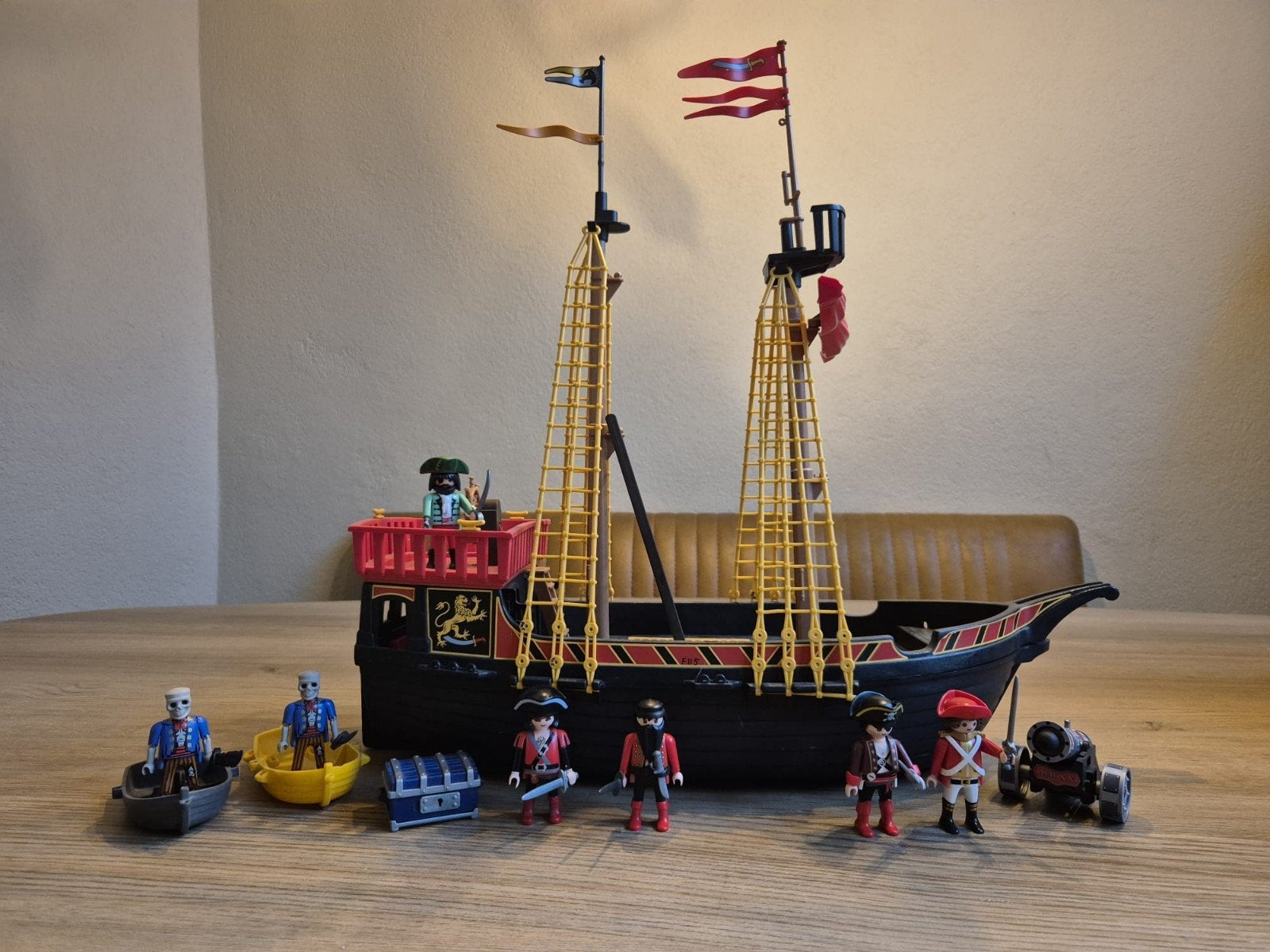 Playmobil piratenschip met piraatjes
En accessoires
In nette, Ophalen, Pirates, Complete set, Zo goed als nieuw