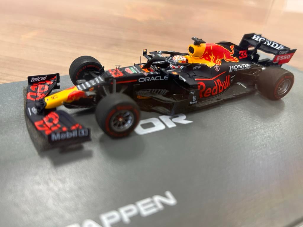 Spark 1:43 RedBull RB16B Verstappen Abu Dhabi 2021 Champion, Ophalen of Verzenden, Zo goed als nieuw, Auto, Overige merken