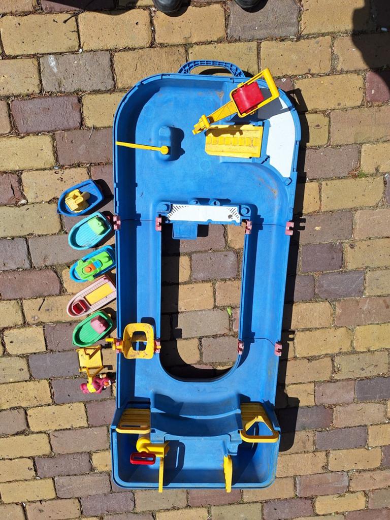 Aquaplay waterbaan met bootjes en accessoires, Kinderen en Baby's, Speelgoed | Buiten | Los speelgoed, Gebruikt, Ophalen