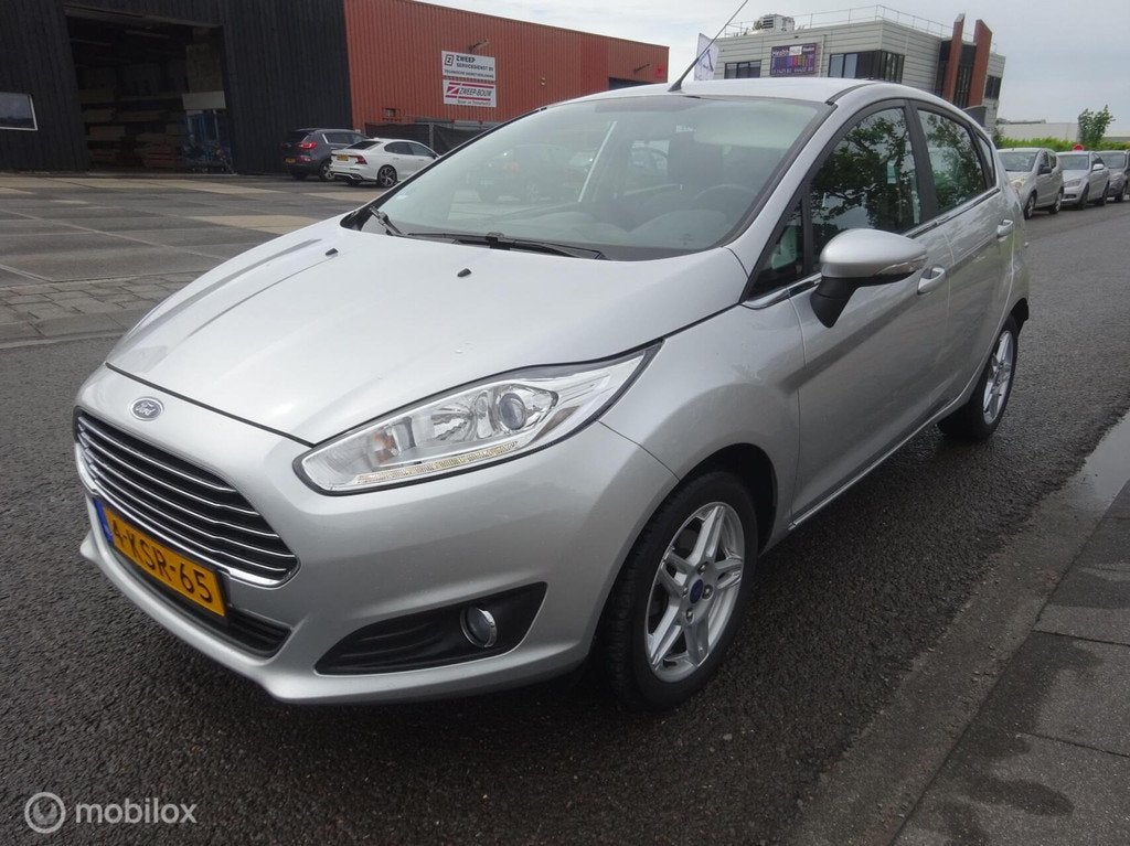 Ford Fiesta 1.0 EcoBoost Titanium ( SUPER NETTE AUTO ), Auto's, Ford, Voorwielaandrijving, Euro 5, 101 pk, 23 km/l
