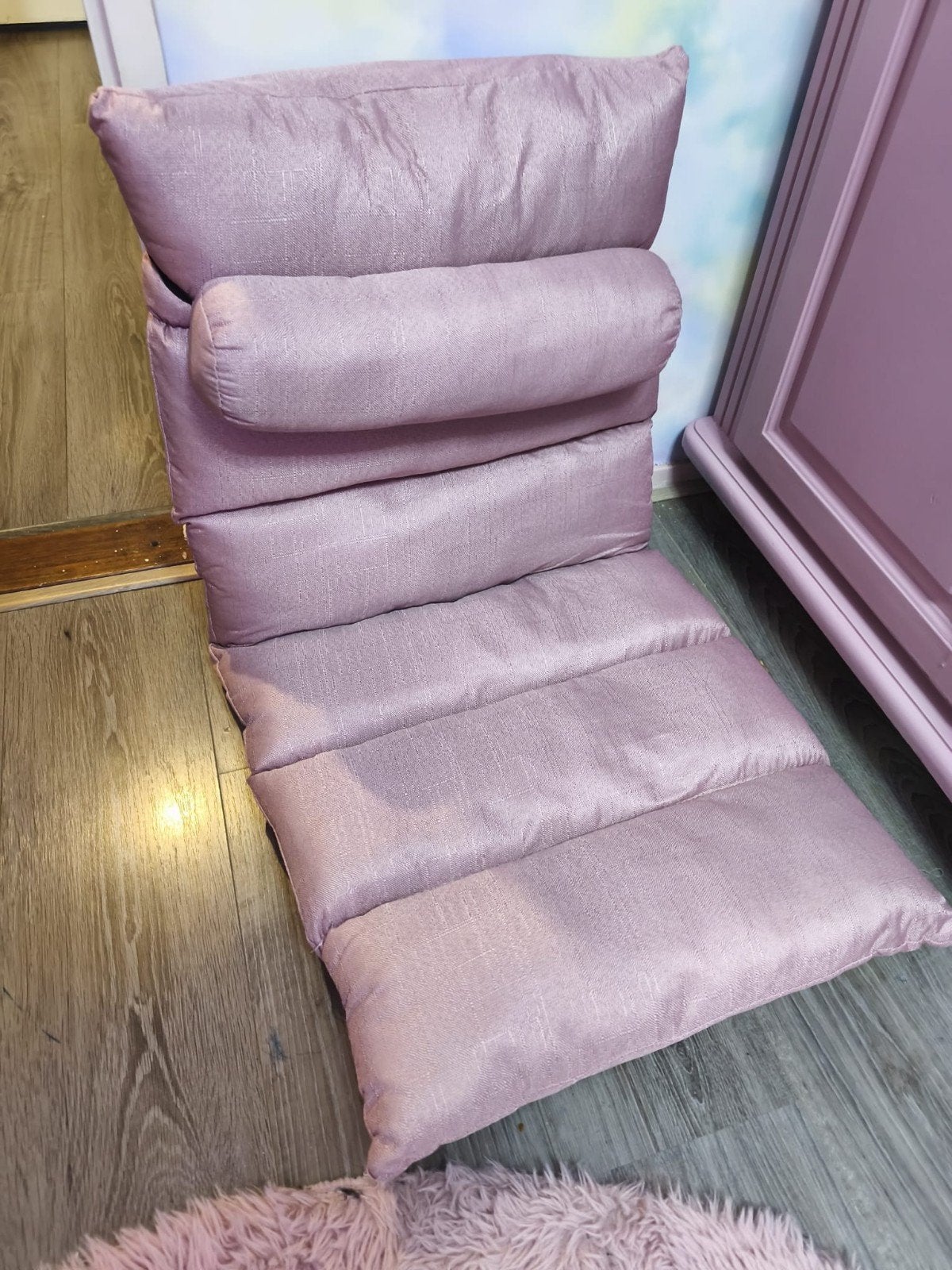 Roze verstelbare vloerstoel - Comfortabel en veelzijdig, Ophalen, Overige kleuren, Zo goed als nieuw, Modern, comfortabel, verstelbaar