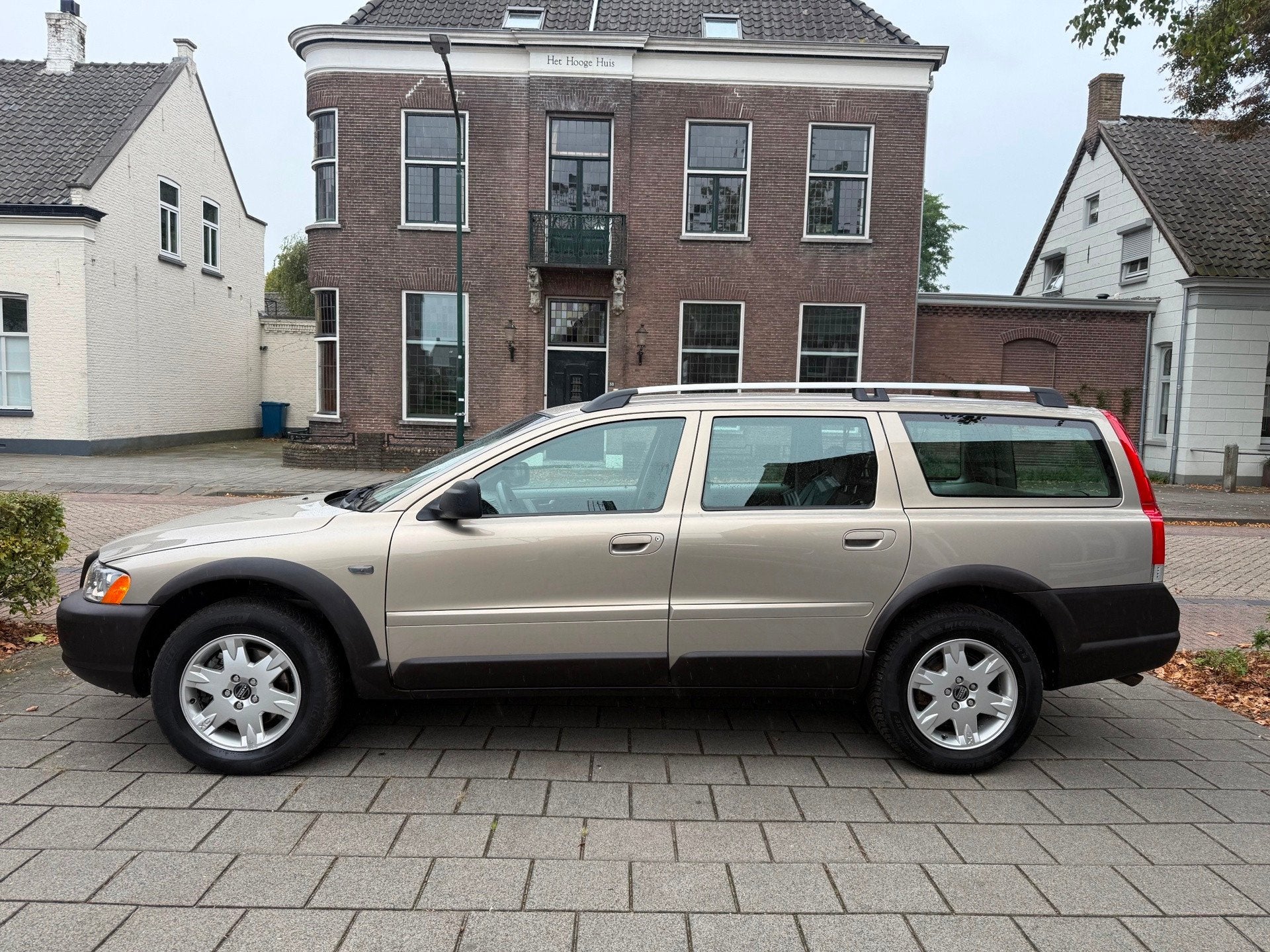 Volvo XC70 2.5 T Summum AUTOMAAT ALL WHEEL DRIVE LEER ZEER M, Auto's, Automaat, Dealer onderhouden, XC70, Vierwielaandrijving