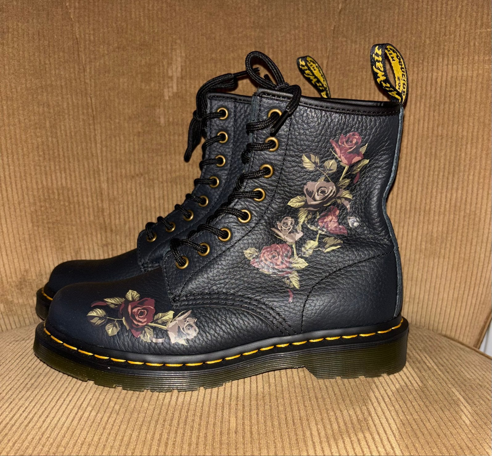 Zgan Dr Martens decayed roses 1460 zacht leer  maat 38, Ophalen, Zwart, Lage of Enkellaarzen, Zo goed als nieuw