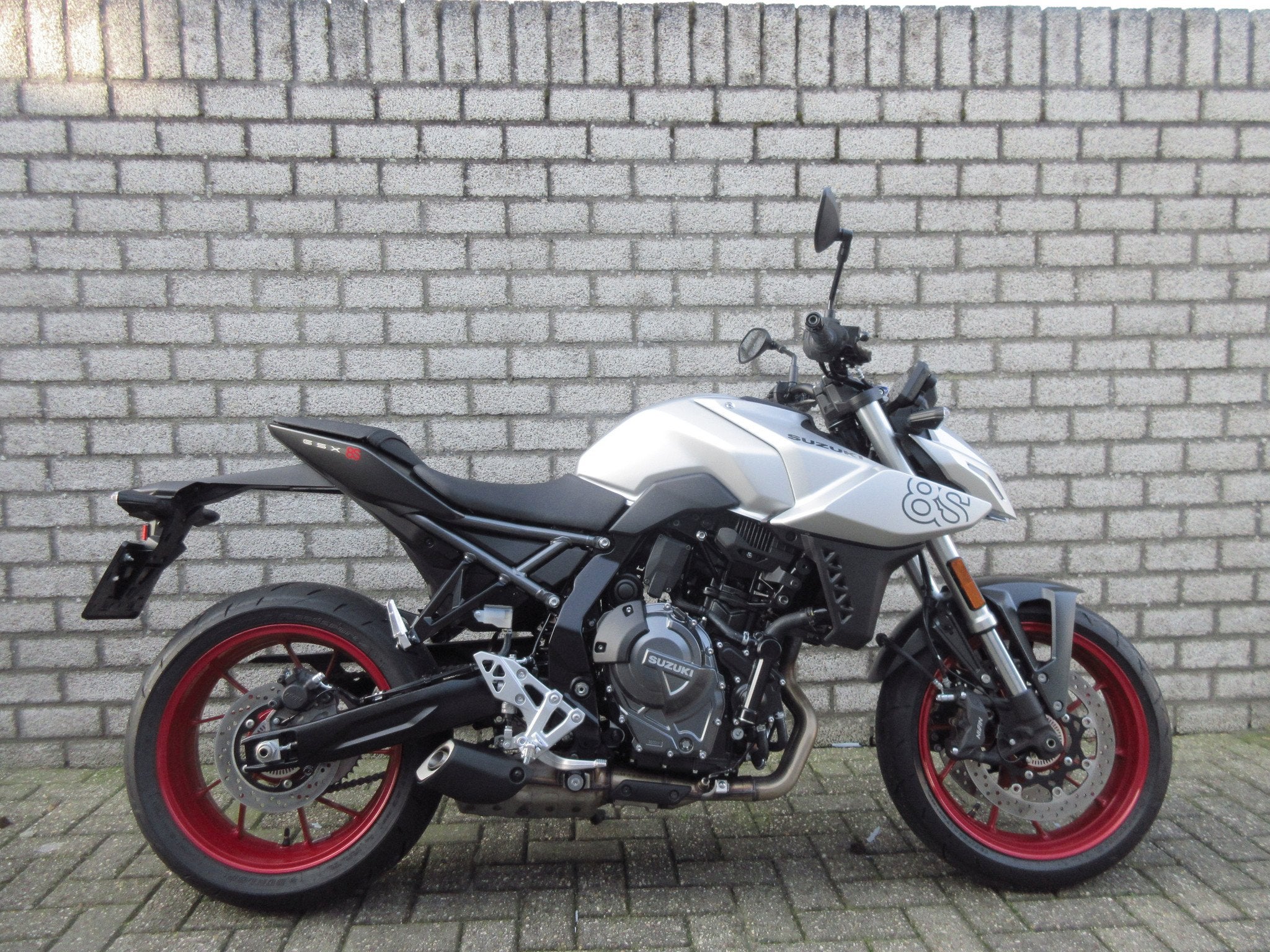 Suzuki GSX-8S (bj 2025), Bedrijf, Naked bike