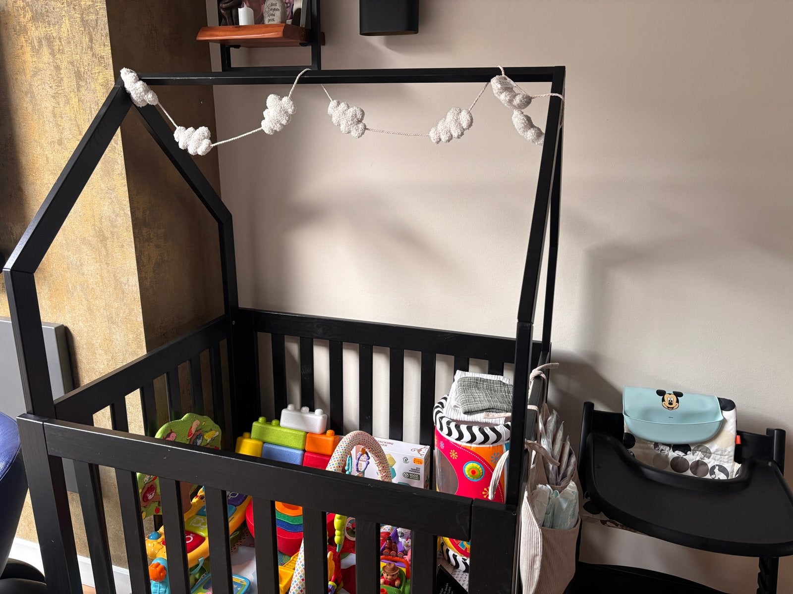 Kinderbox zwart met huisvormig frame, Ophalen, Gebruikt, Rechthoekig, Boxkleed