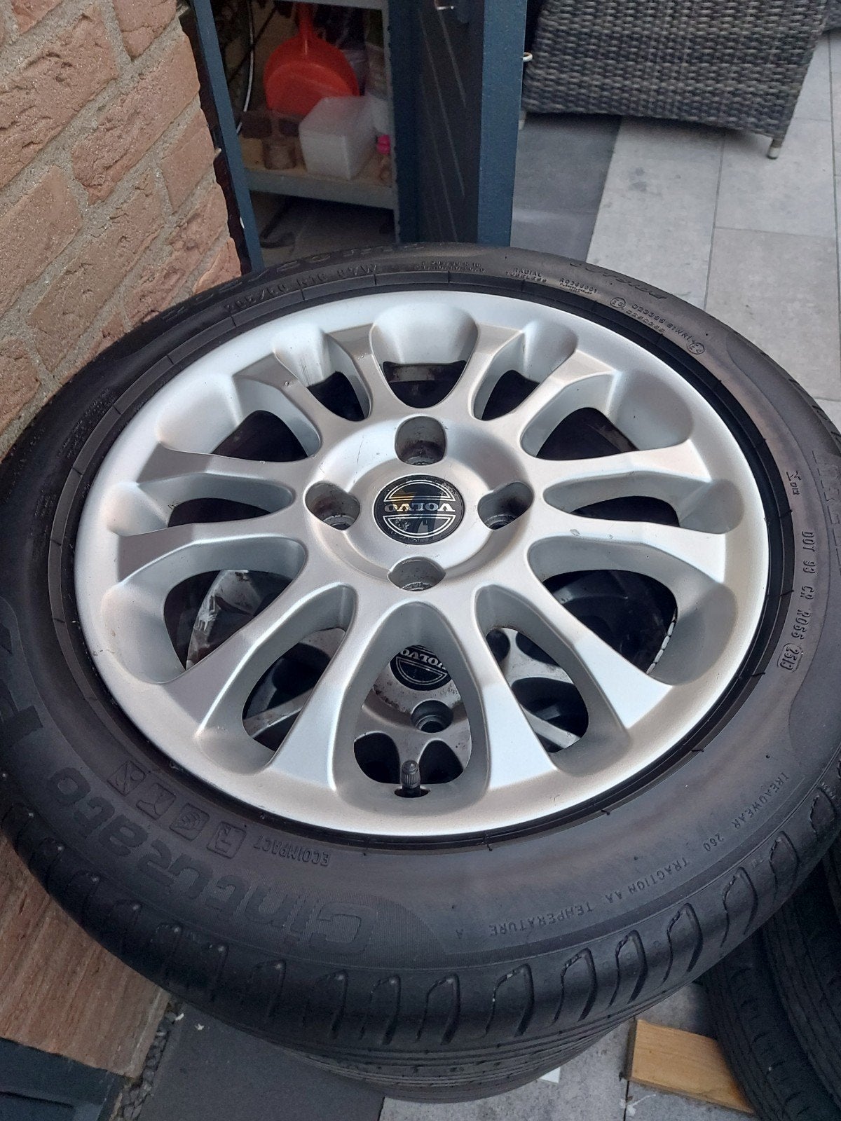 Volvo S40/V40 classic 2x 16" wielensets "GALACTICA"  LEZEN!, Ophalen, Gebruikt, Velg(en), 16 inch