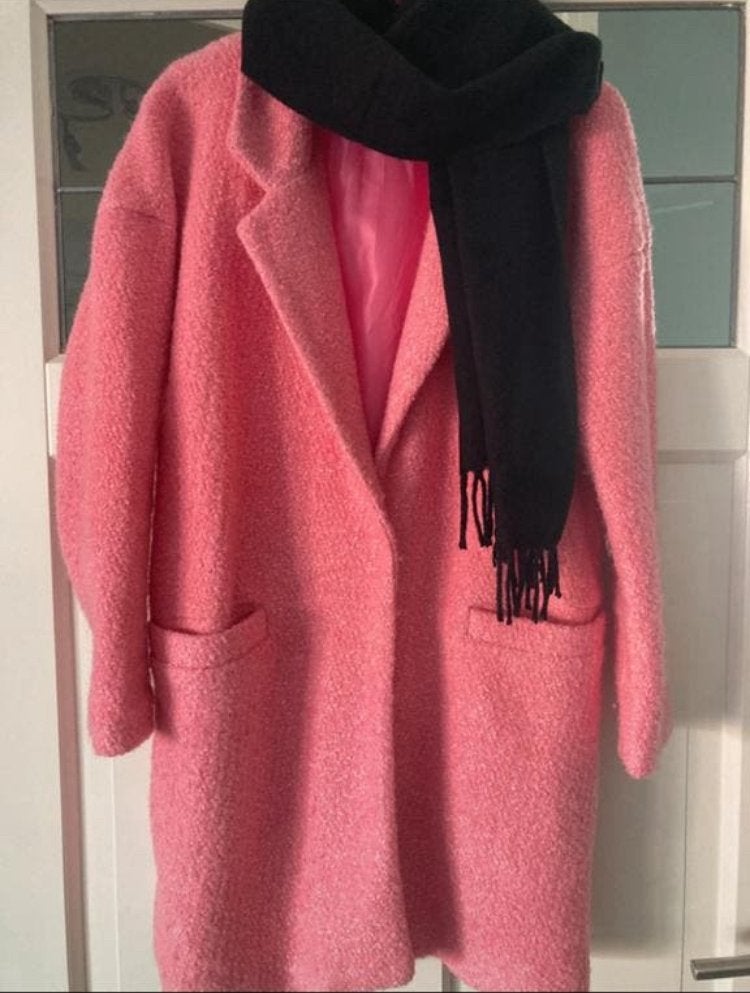 Prachtige Boucle jas ook voor winter, Kleding | Dames, Jassen | Winter, Verzenden, Zo goed als nieuw, Maat 38/40 (M), Roze