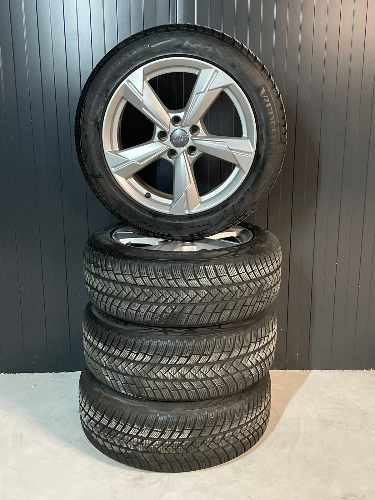 Audi Velgen met Vredestein Winterbanden 255/55R18 5x112, Auto diversen, Auto-accessoires, Ophalen, Gebruikt